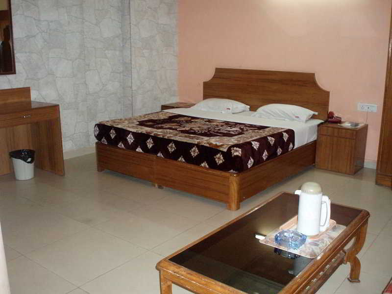 Hotel Ashoka International 3*